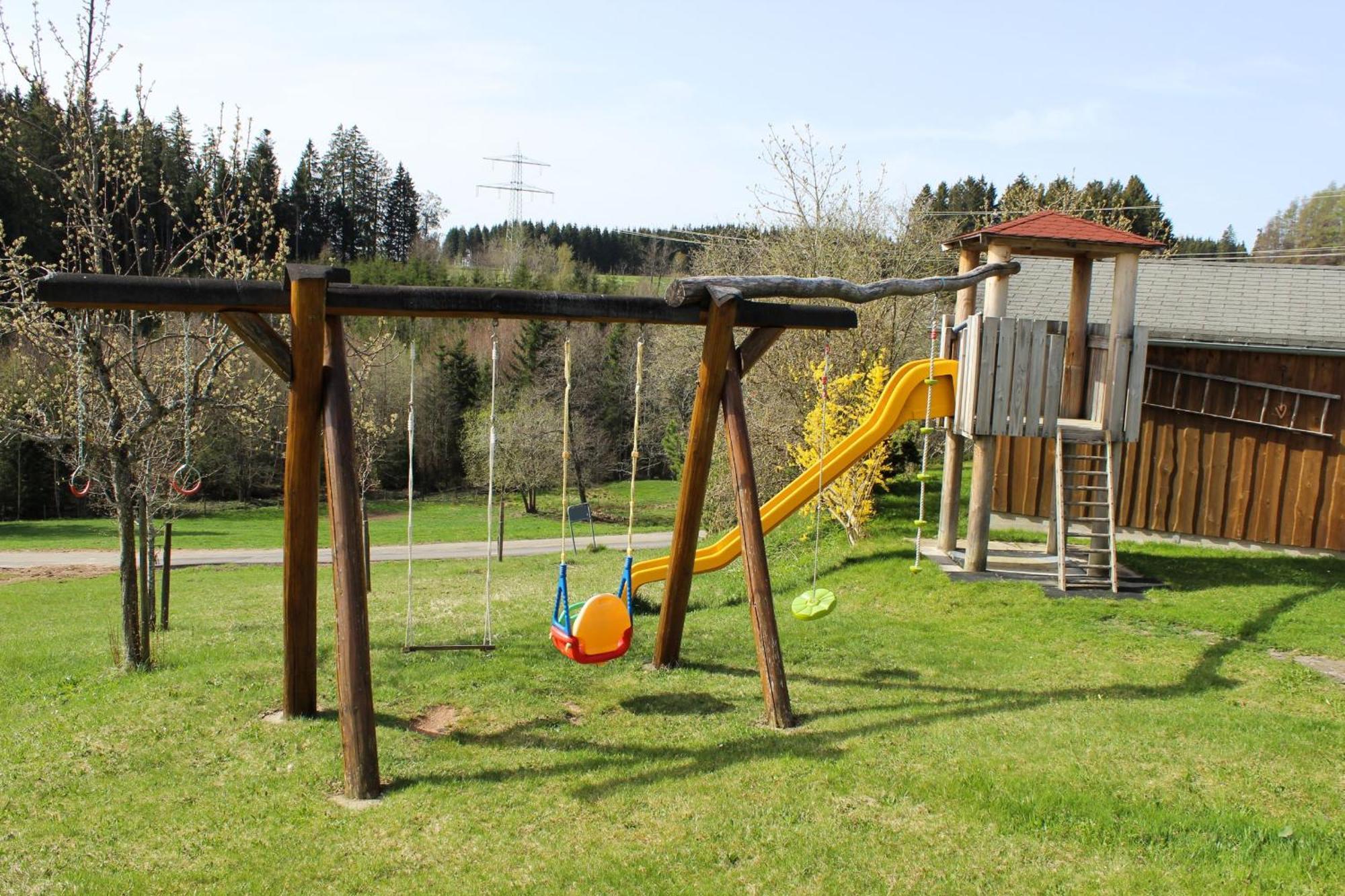 Ferienwohnung Haus Am Roetenberg Grafenhausen Esterno foto
